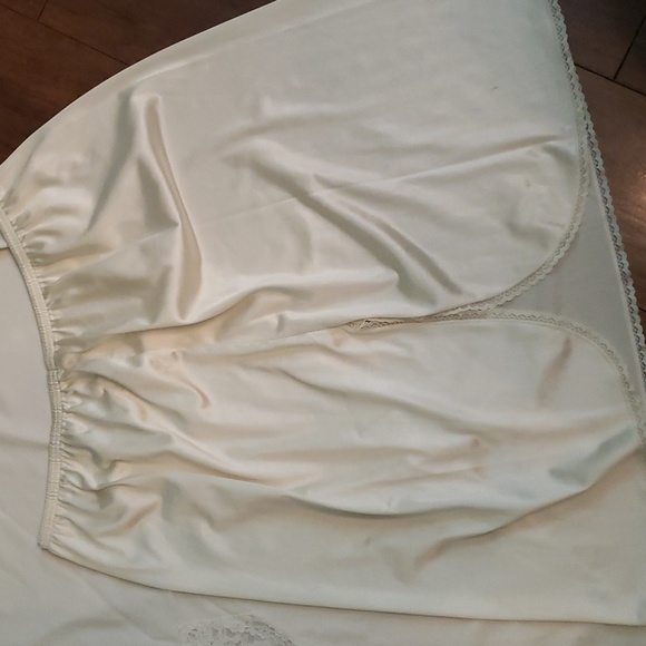 2 Vintage slips one mini one maxi - Picture 2 of 5